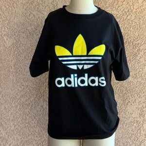 Adidas yellow blue white logo T-shirt size Medium
